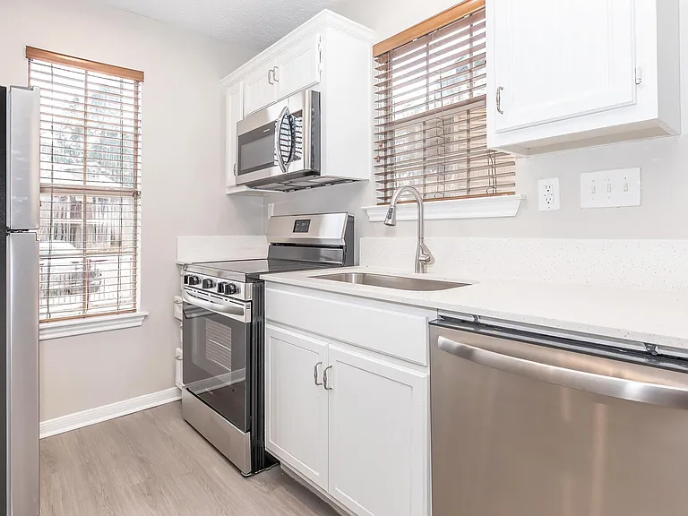 Residence at Piney Shores — Photo 28