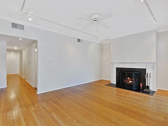 3rd image of 5246 N Kenmore Ave APT 1N