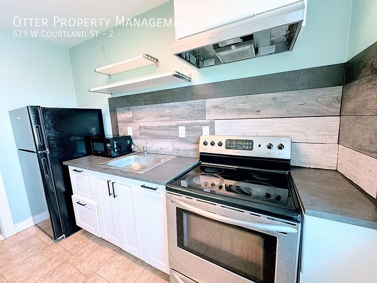 613 W Courtland St #2 — Photo 13