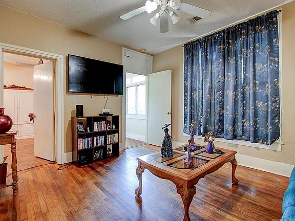 5th image of 1307 W Grand Ave