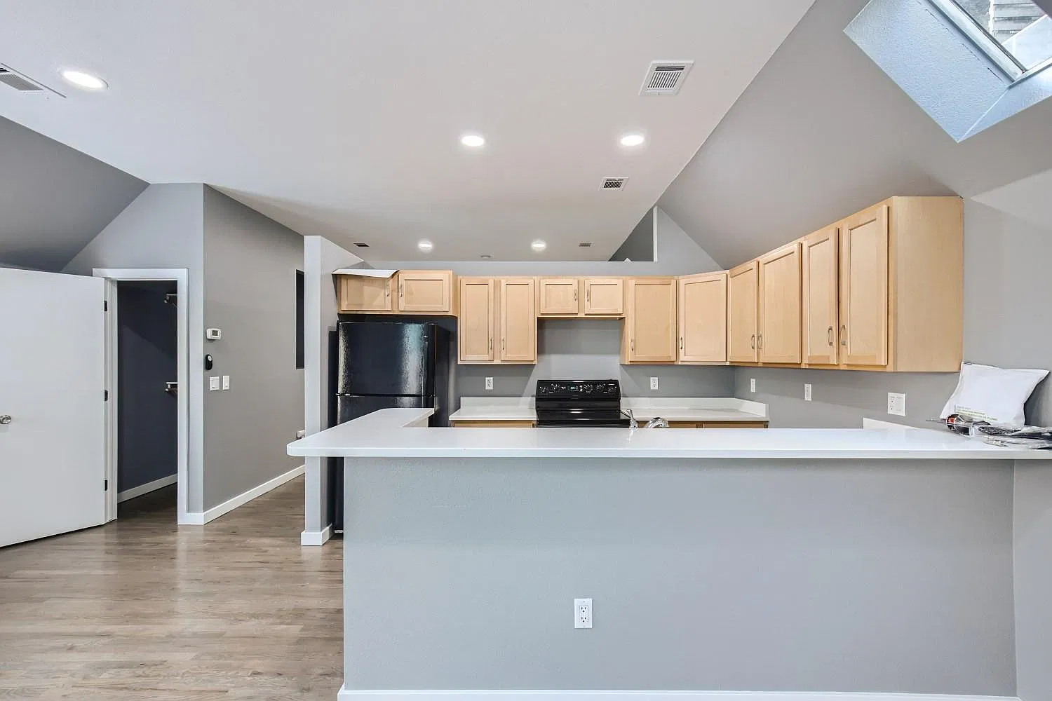 1 bed, 822 sqft, $2,150 — Photo 2