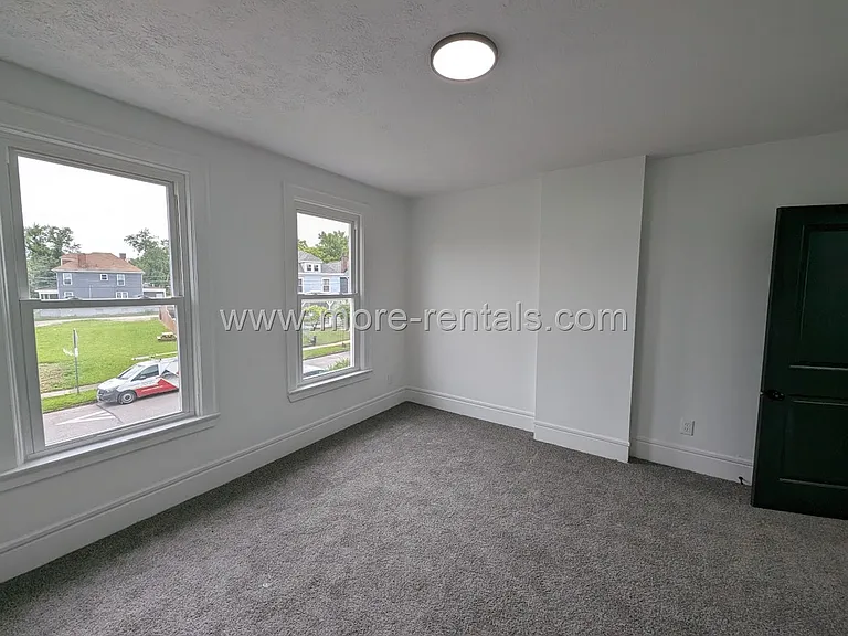 1237-1239 Atcheson St — Photo 15