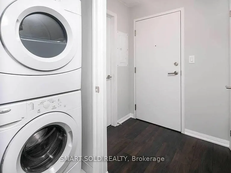 400 Adelaide St E #2310 — Photo 14