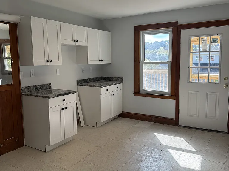 3378 E Main St #5 — Photo 2