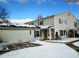 240 Canterbury Ln #D-19, Medina, OH