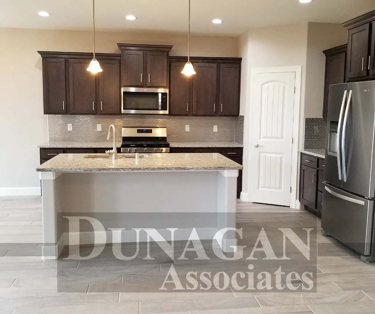 Gorgeous, 4 Bedroom/2 Bath in Martin Farms Subdivision — Photo 2