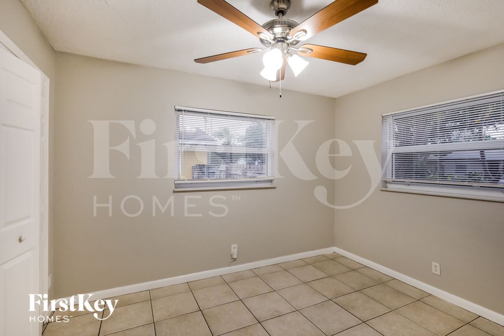 800 SW 9th Ct, photo 9