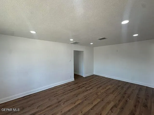 3921 Cambridge Ave #B — Photo 4