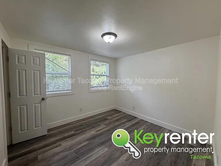 3620 E South St — Photo 7
