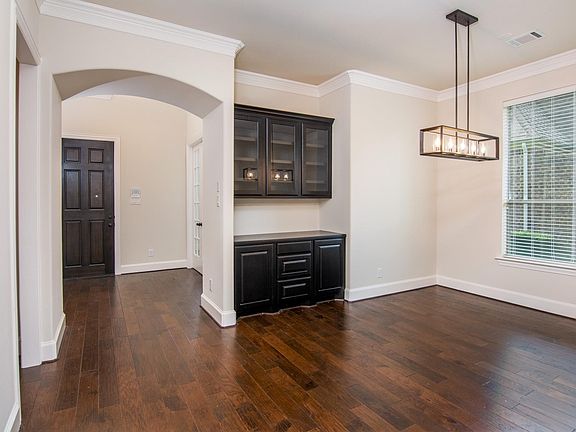 5th image of 175 Oarwood Pl