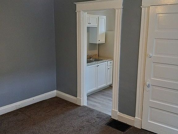 5th image of 1256 Parkway Ave