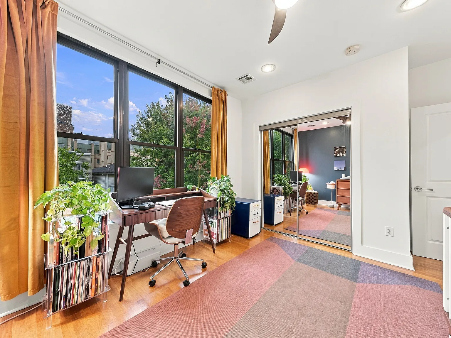 2 bed, 803 sqft, $4,000 — Photo 4