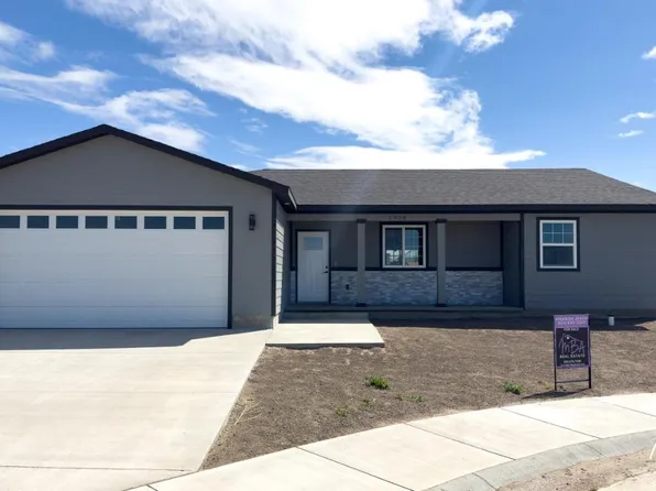 2908 Rowland Circle St, Garden City, KS 67846