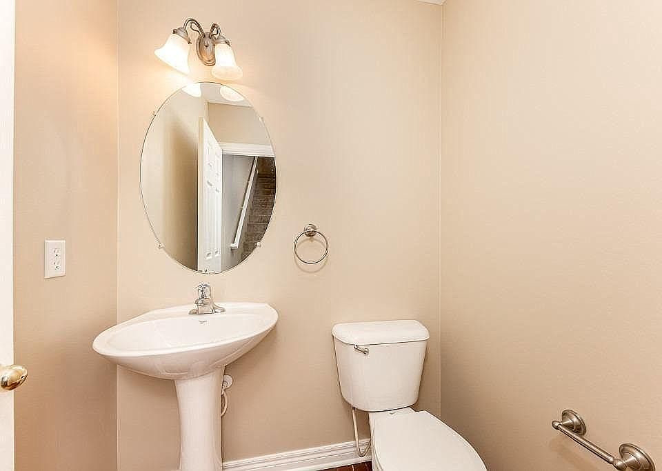1st image of 3332 Endsleigh Ln #1