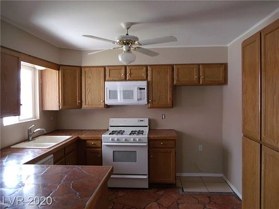 3rd image of 114 Hexham Ct #114