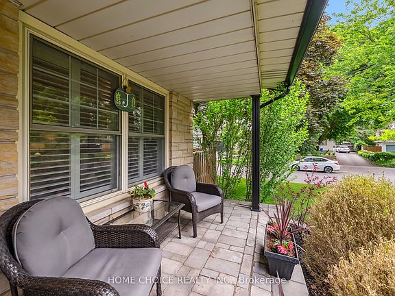 2nd image of 1206 Northgate Cres