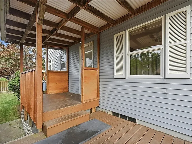 4624 N Pearl St — Photo 4