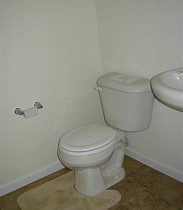 3rd image of 2050 Washington Dr