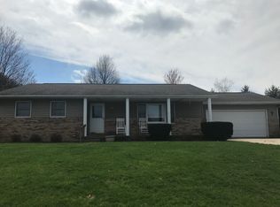 8 Indian Ridge Ct, White Heath, IL 61884