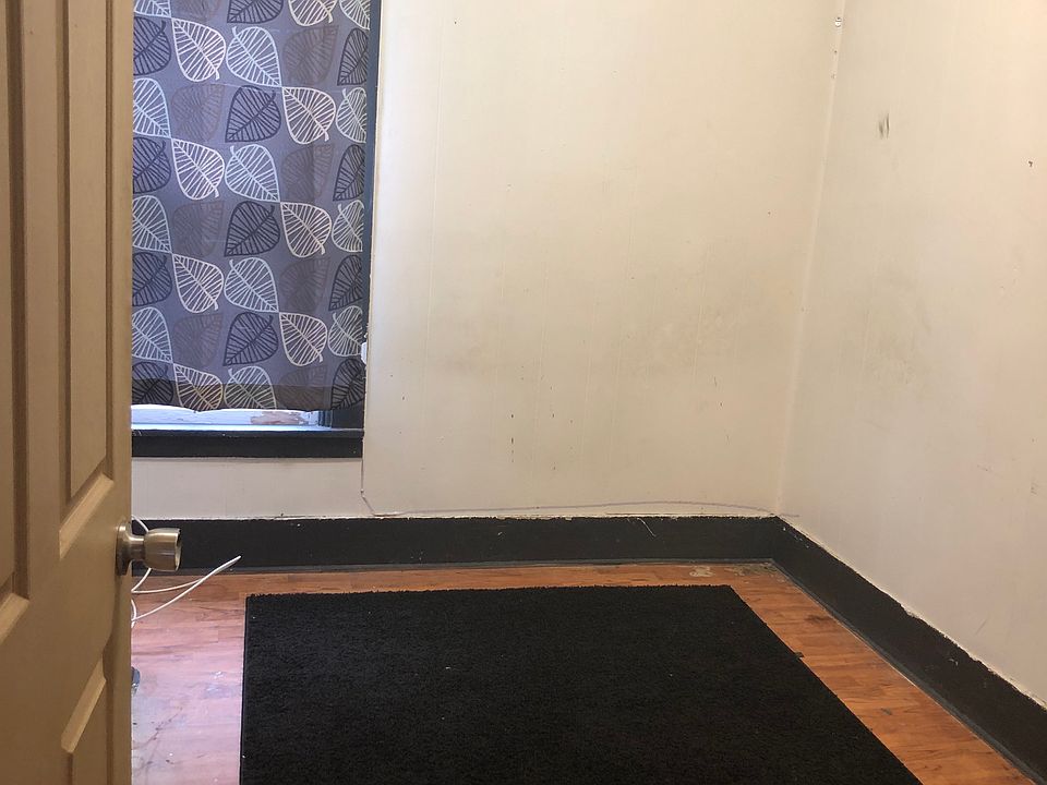 2nd image of 13 Gilbert St