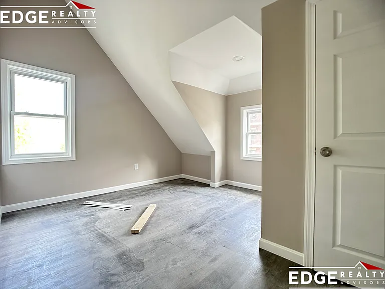 16 Long Ave #3 — Photo 5
