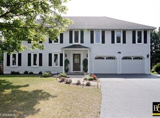 1610 Colfax Ct, Naperville, IL 60563