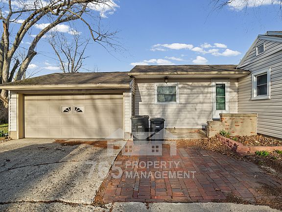 3rd image of 1231 Logan Ave
