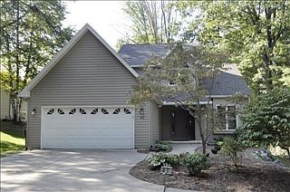 1st image of 61 Lakeside Dr