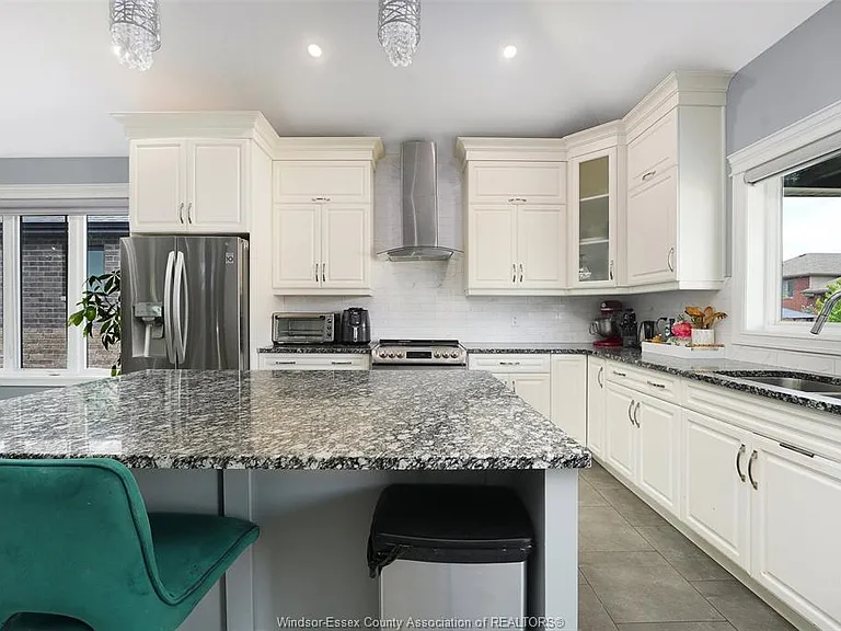 1390 Barkley Ave — Photo 13