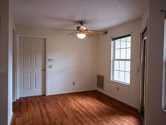 2nd image of 108 Dogwood Dr