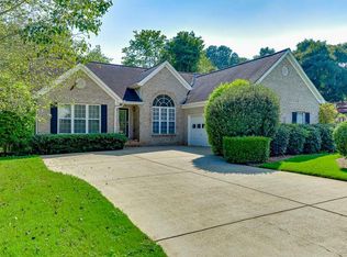 7010 Valley Landing Ct, Cumming, GA 30041