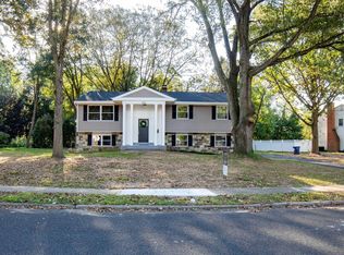 602 Foxcroft Dr, Cinnaminson, NJ 08077