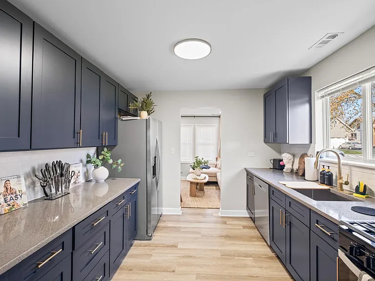 167 Mayfield Ave — Photo 15