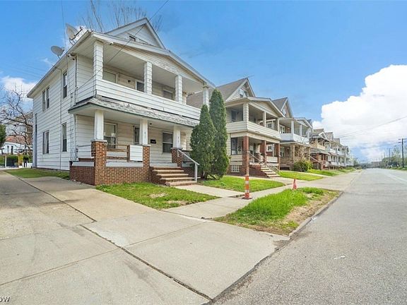2nd image of 817 Alhambra Rd