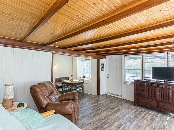 5th image of 131 Fairchild St Unit It
