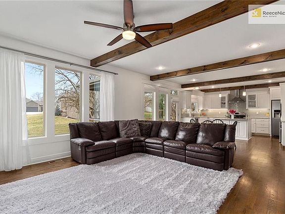 5th image of 704 SE Oriole Ct