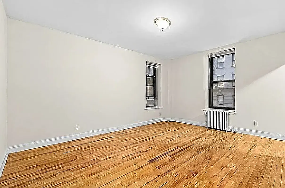 150 W 47th St — Photo 1