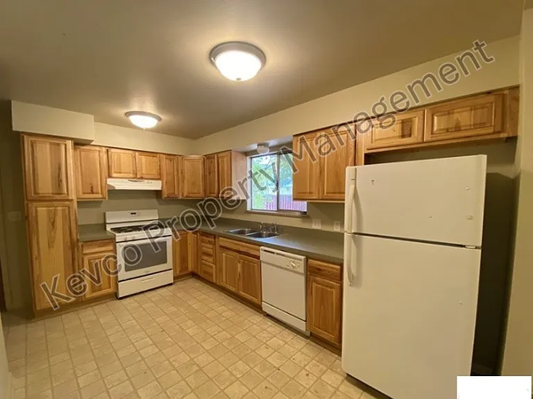 1313 Fairview Dr — Photo 4