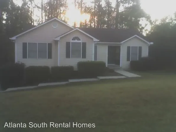 119 Summerville Dr, Brooks, GA 30205