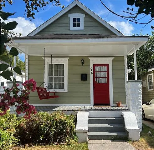 1 bed, 1.0 bath, 817 sqft, $1,500 — Photo 1