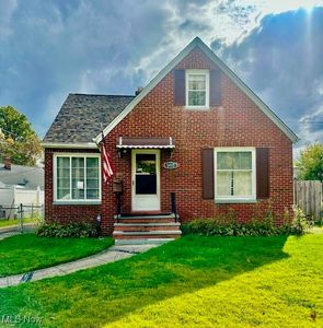 5415 Pelham Dr, Cleveland, OH, 44129