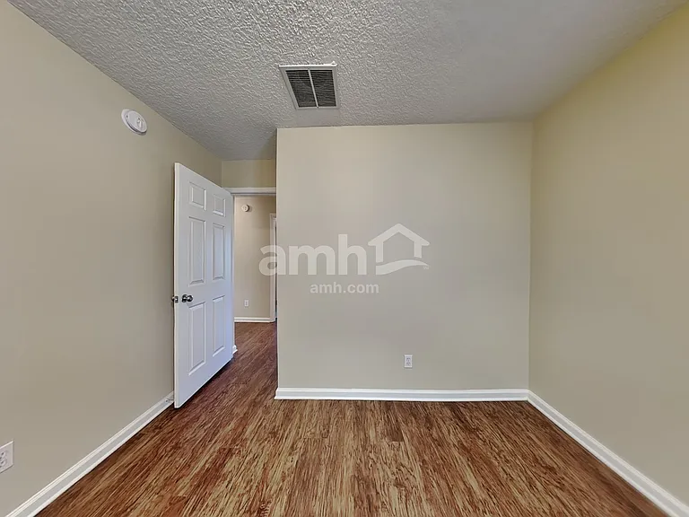1379 Samantha Cir E — Photo 15