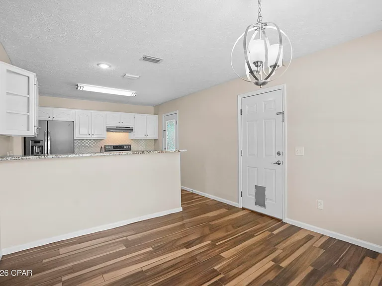 1815 Foster Ave — Photo 11