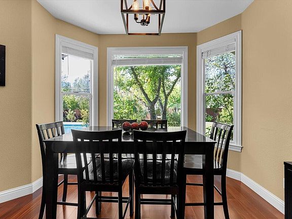 5th image of 2248 Drexel Way