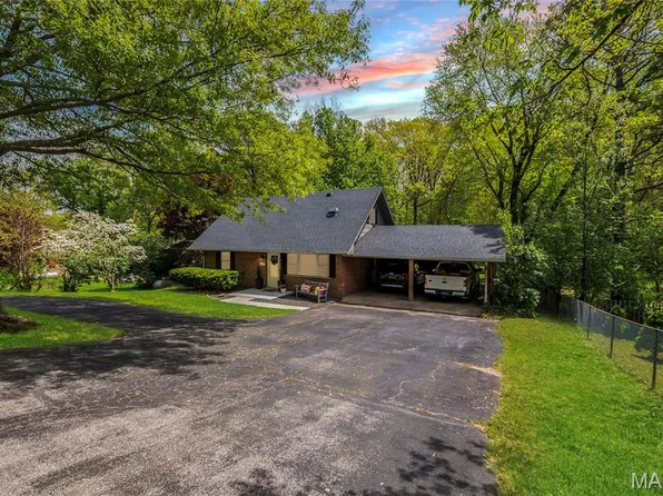 2420 Hillsboro Valley Park Rd, High Ridge, MO 63049