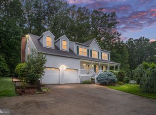 98 Autumn Dr, Stafford, VA 22556