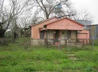 208 Sycamore St, Sweeny, TX 77480