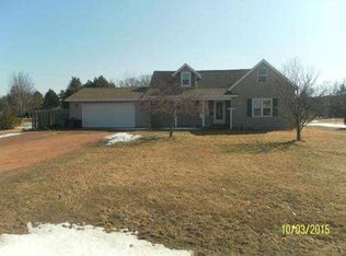 518 Pine Tree Dr, Nekoosa, WI 54457