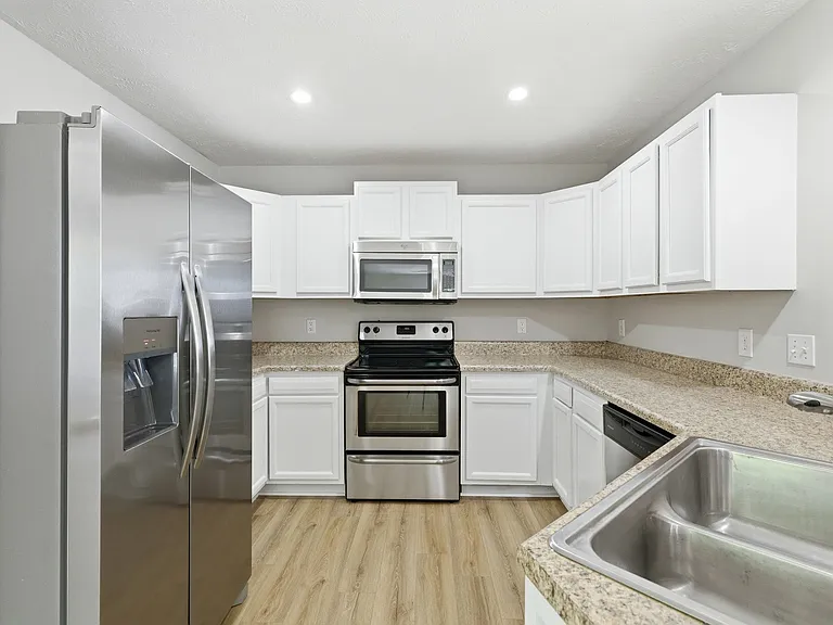 349 Clearlake Dr — Photo 12