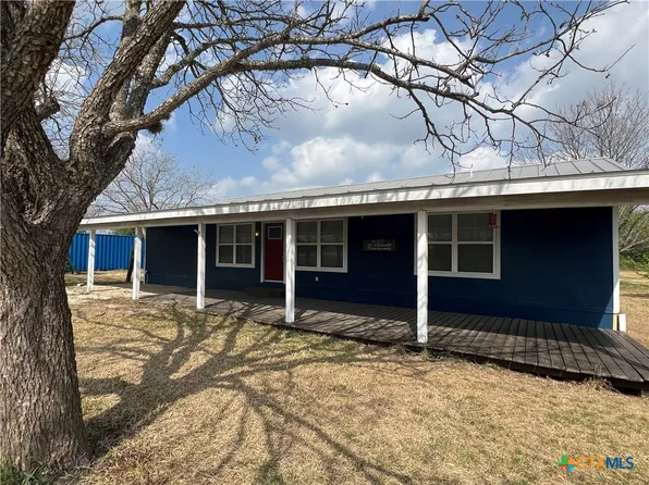 451 Geronimo Dr, Seguin, TX 78155